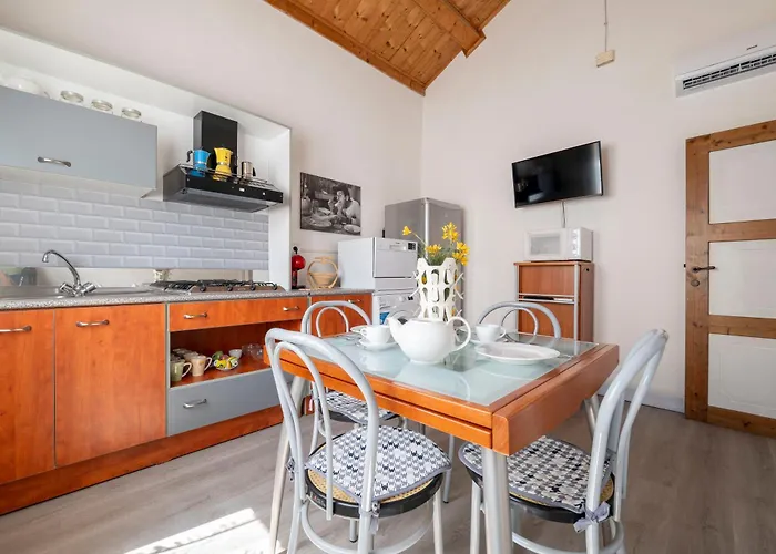 La Casina Dei Cachi Apartment *